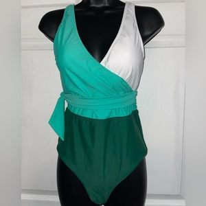 Cupshe one piece swimsuit NWT